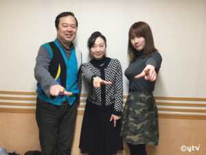 スワラジ収録スタジオにて。左からボク、高島雅羅さん、橘里咲さん。