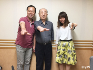 スワラジ収録スタジオで左からボク、辻真先さん、夏怜さん