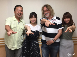 スワラジ収録スタジオにて、左からボク・涼子さん・前川さん・夏怜さん