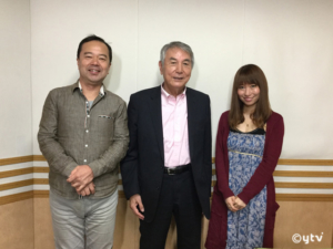 スワラジ収録スタジオにて、左からボク、松谷さん、夏怜さん。
