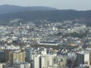 京都タワーから東側の眺望。右上に清水寺が確認できます。