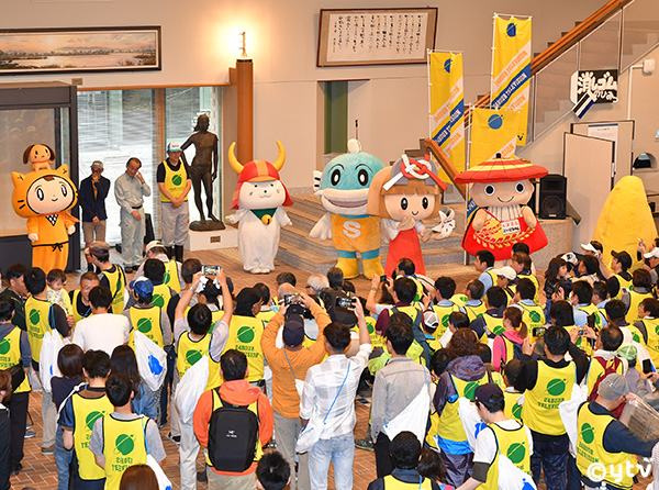 地元人気ゆるキャラたち