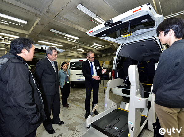 リフト付きバスの説明