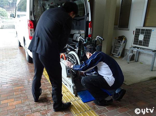 車両取扱い説明の様子