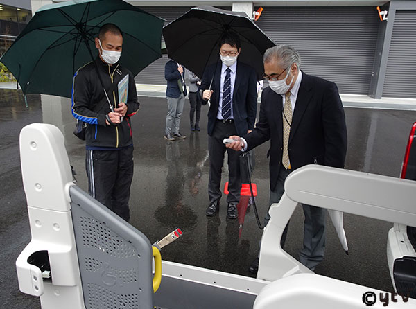 車両取り扱い説明の様子