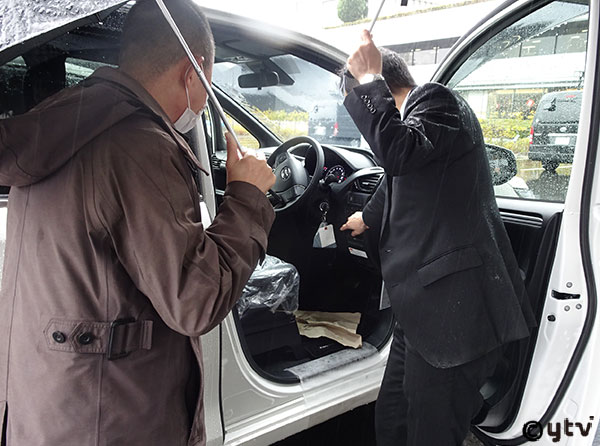 車両取り扱い説明の様子