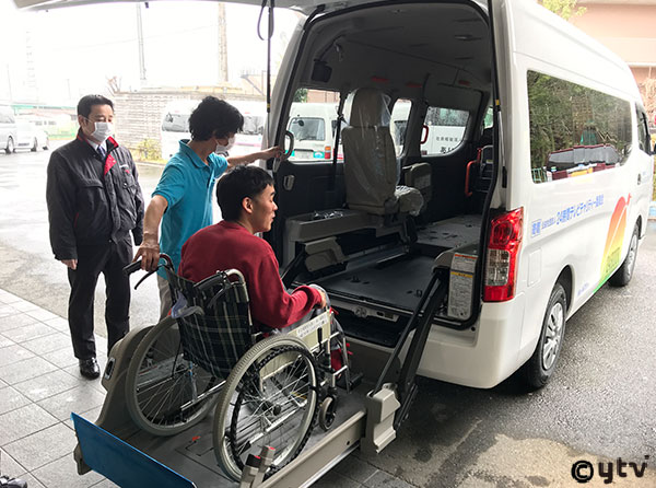 車両取り扱い説明の様子