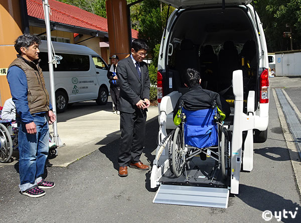 車両取り扱い説明の様子