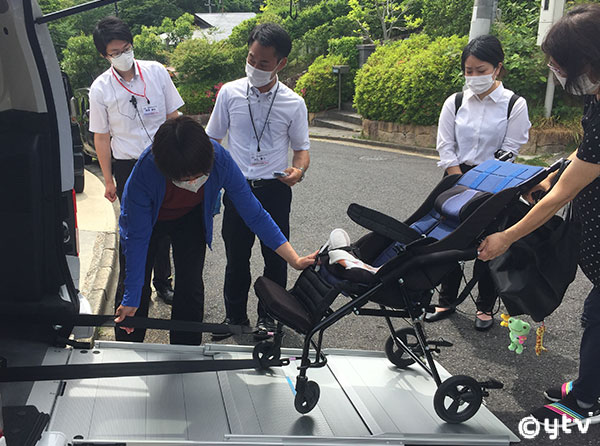 車両取り扱い説明の様子