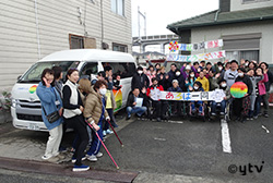 車両の前で記念撮影