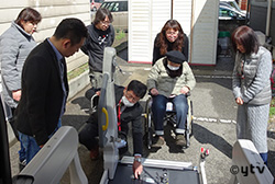 車両取扱い説明の様子