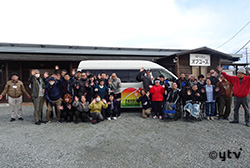 車両の前で記念撮影