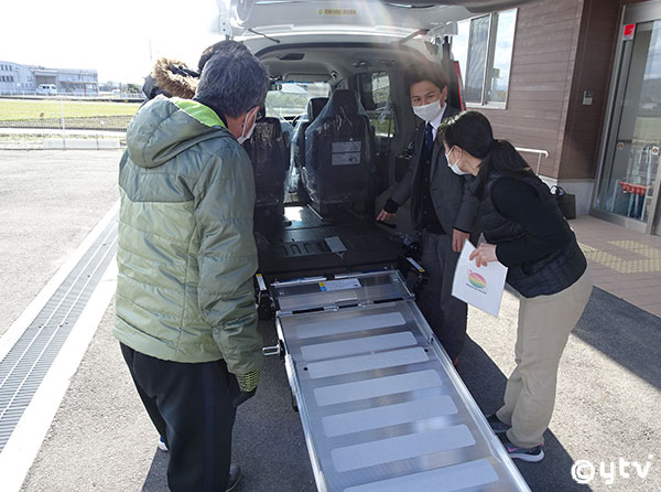 車両取扱い説明の様子