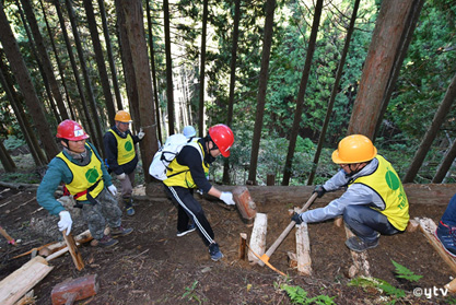 登山道修復作業