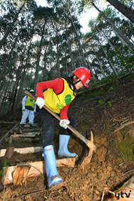 登山道修復作業