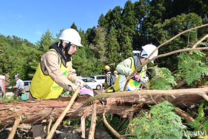 「丸太ベンチ」作成