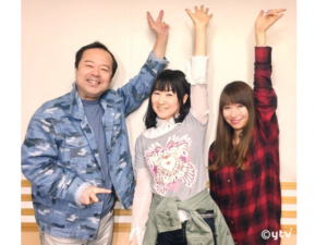 同じく「スワラジ」収録スタジオで。左から、ボク、深見さん、夏怜さん。