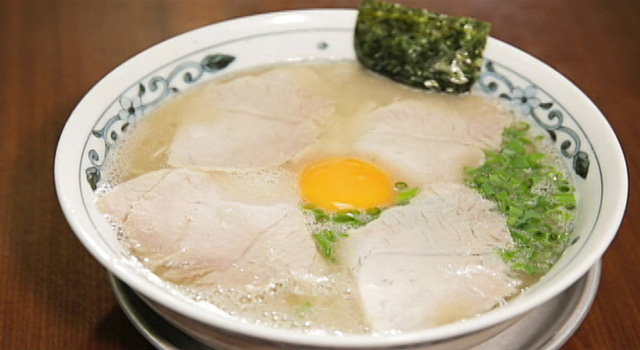 「佐賀の卵のせ豚骨ラーメン“幸陽閣(こうようかく)”」