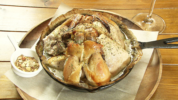 「丸鶏のロースト」（3,553円）①