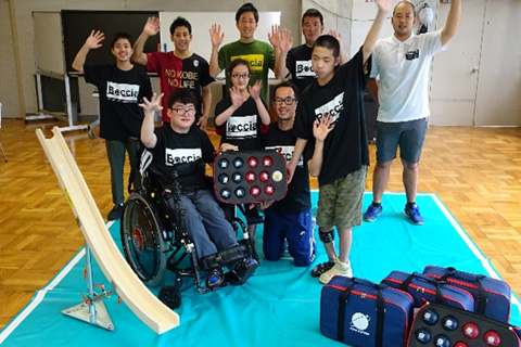 パラスポーツの体験キット寄贈事業を行っています