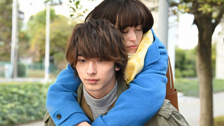 シロでもクロでもない世界で、パンダは笑う。