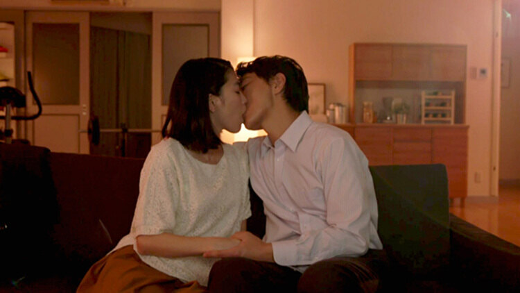 無料テレビで黒い十人の女を視聴する