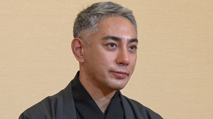 48歳、市川團十郎が初めて1人で電車に乗る‼