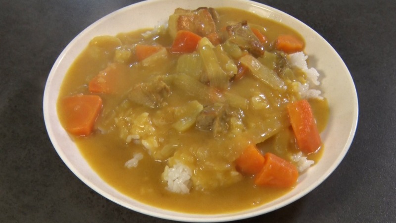 黄色い昔のカレー(稲川淳二)
