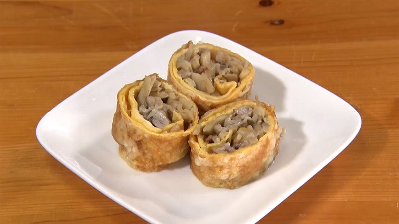 卵の皮の大きな春巻き