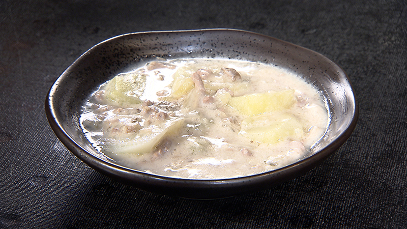 じゃがいもとマッシュルームソースのやつ