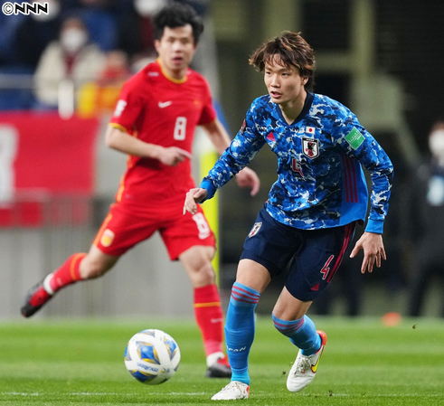 サッカー日本代表 板倉滉 攻撃時こそ 集中してカウンターに備えたい 首位サウジ戦は2月1日 読売テレビニュース