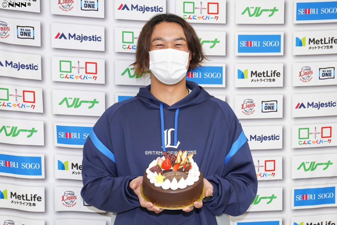 誕生日を迎えた西武 高橋光成 昨季ロングヘアーでげん担ぎ今季は 募集中 読売テレビニュース