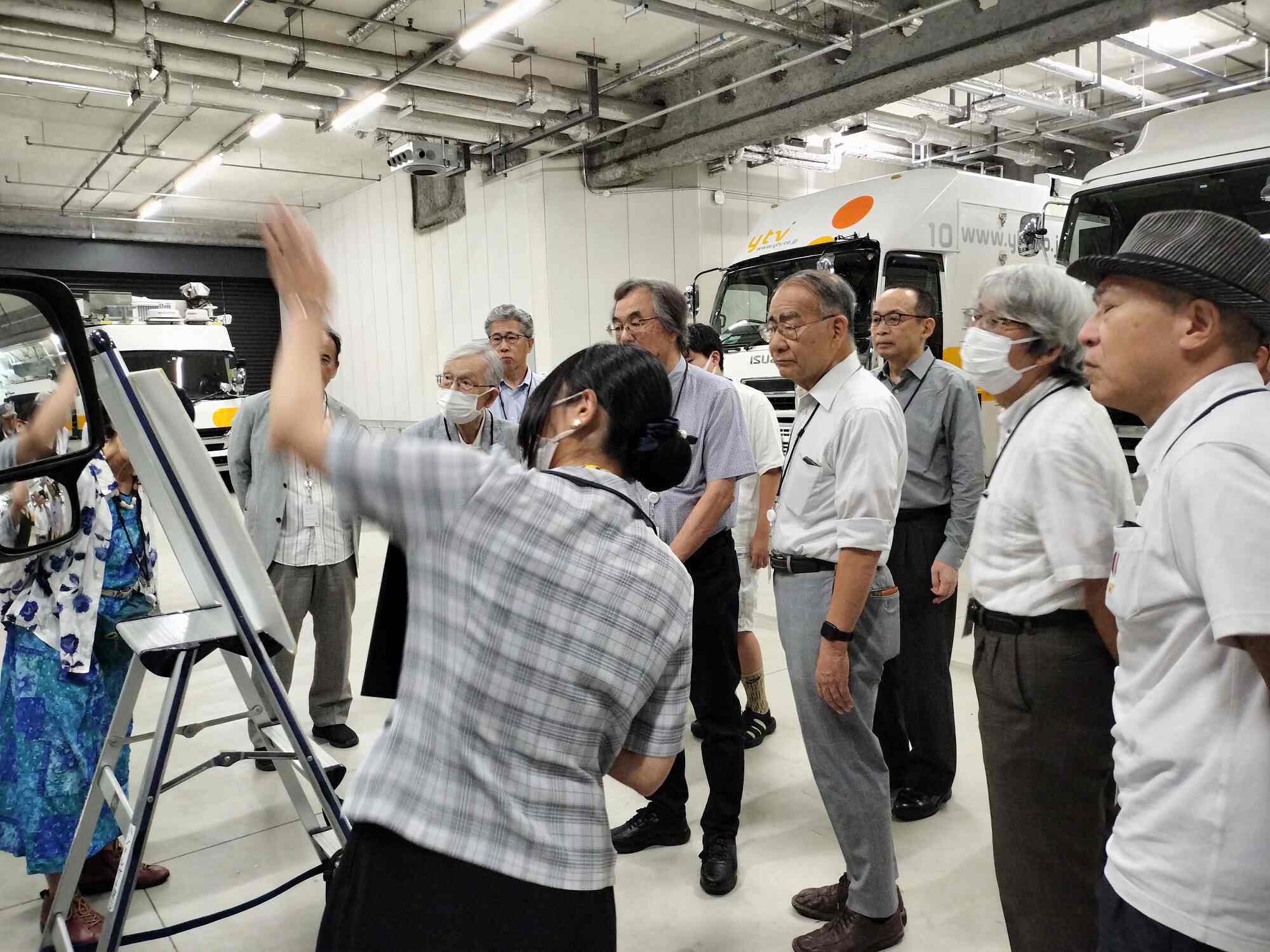 読売テレビの中継車庫を見学