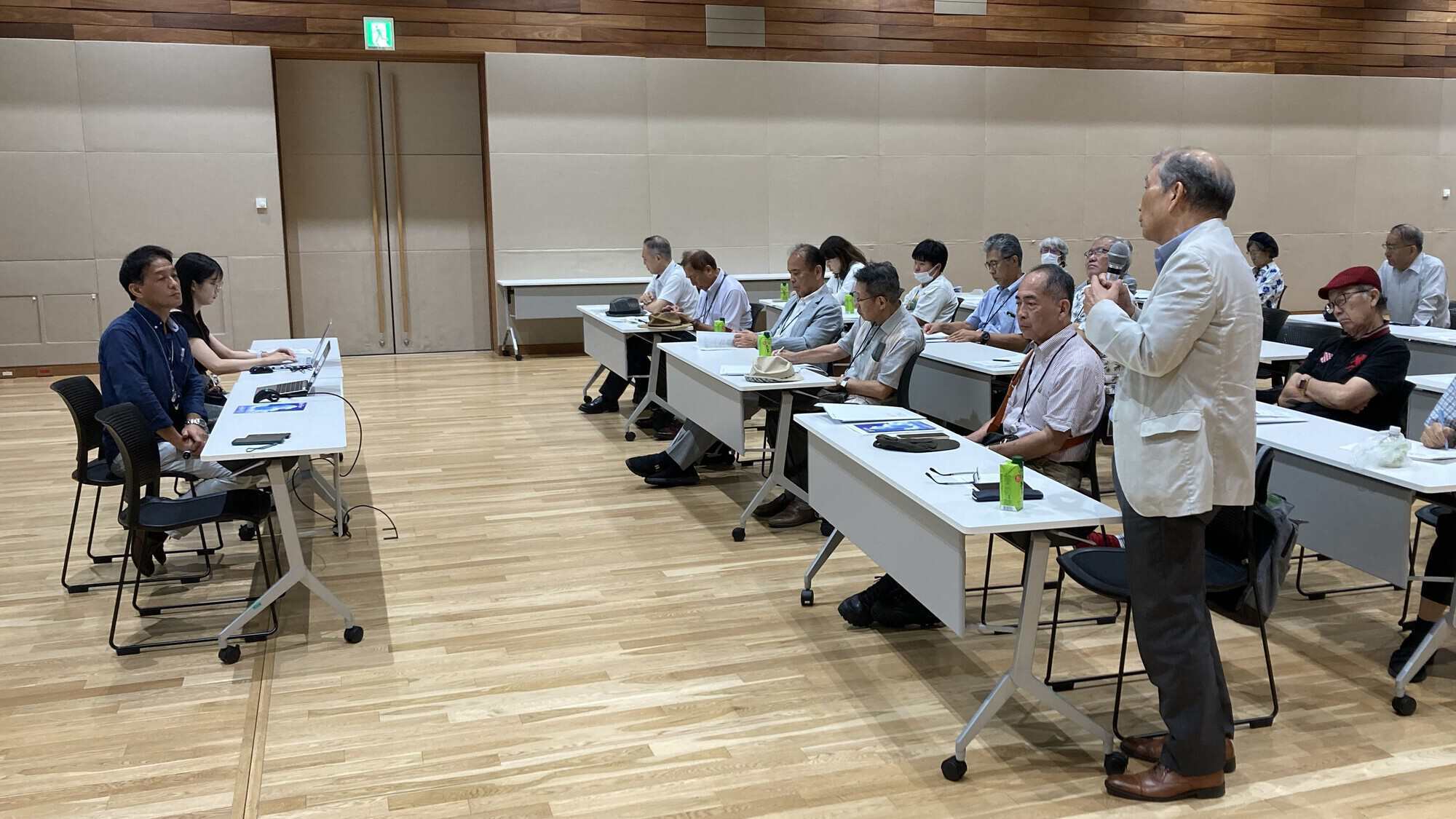 参加者から活発な質問が相次ぎました