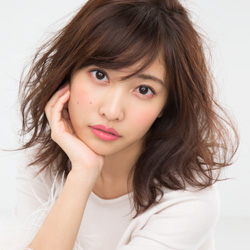 椎名 ノア：佐野 ひなこ