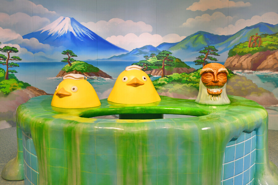 湯婆婆がお出迎え＆ハク竜の巨大な立体造型物も初公開！名場面に