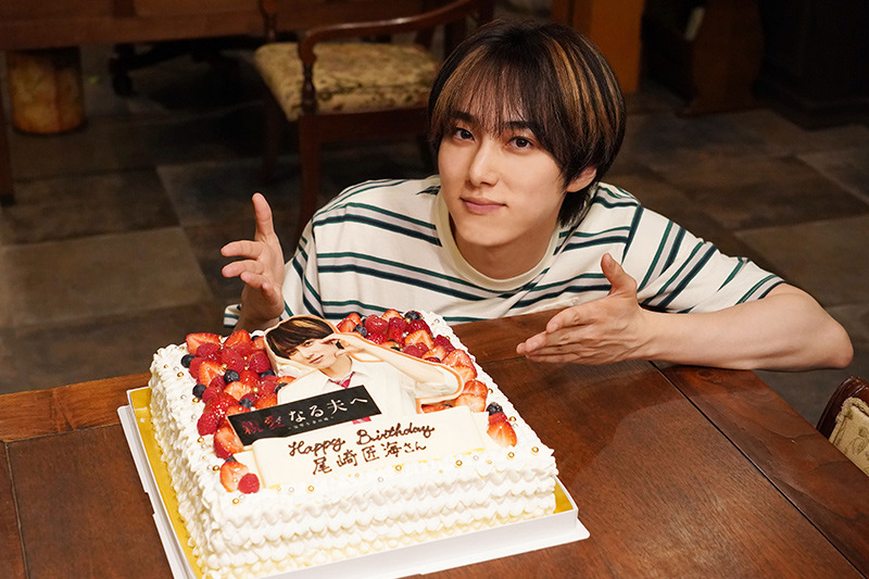 【本日限定値下げ】INI 尾崎匠海 フリスビー 尾崎匠海（INI）撮影現場でサプライズバースデー！特製ケーキに最高の