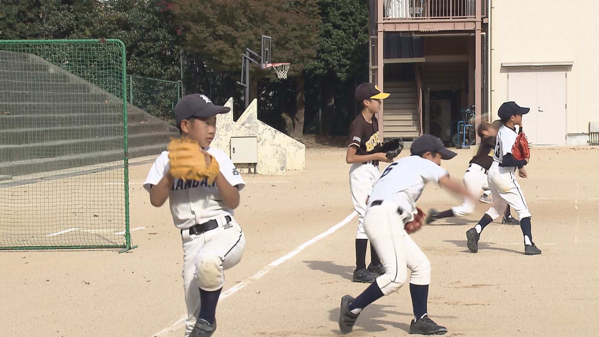 少年野球の競技人口が激減！ 少子化だけでない社会的な問題が…阪神タイガースの取り組みも